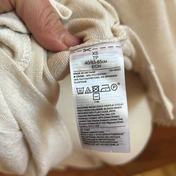 Banana Republic Oatmeal Cream V-Neck Long sleeve Shirt Sz XS - Picture 7 of 7